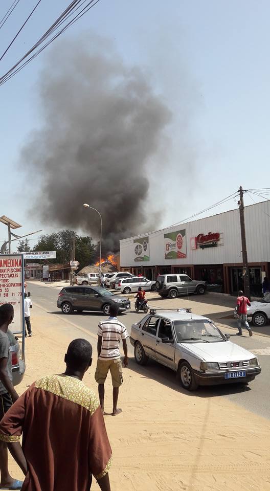 PHOTOS - Incendie à Saly: Un atelier de location Buggy et Squad part en fumée