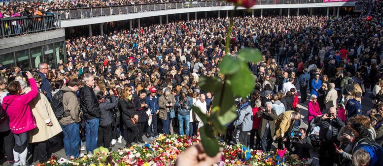 Attentat de Stockholm: la Suède rend hommage aux victimes