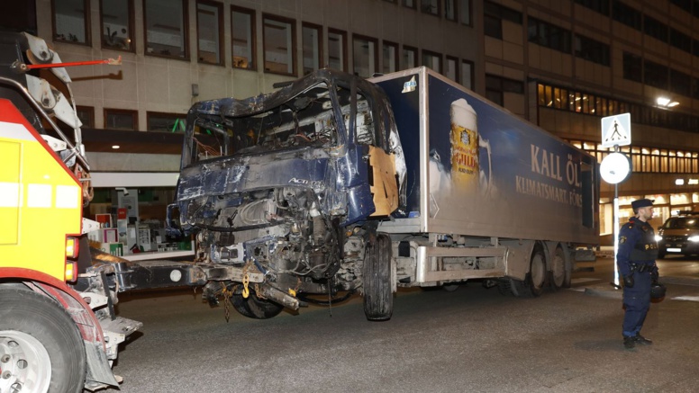 Attentat de Stockholm: le conducteur du camion revendique "un acte terroriste" Attentat de Stockholm: le conducteur du camion revendique "un acte terroriste"
