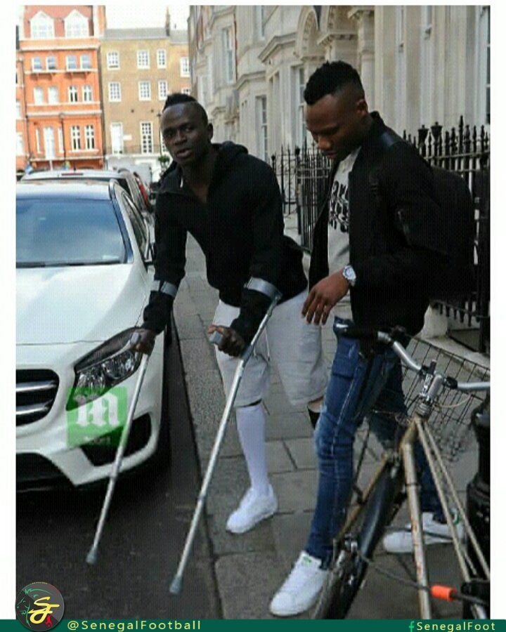 Image: Sadio Mané après son opération du genou 