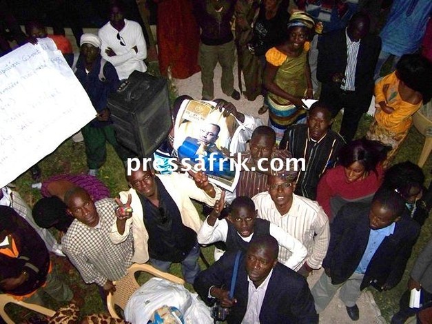 Photos - Sénégal-le passeport de Macky Sall confisqué