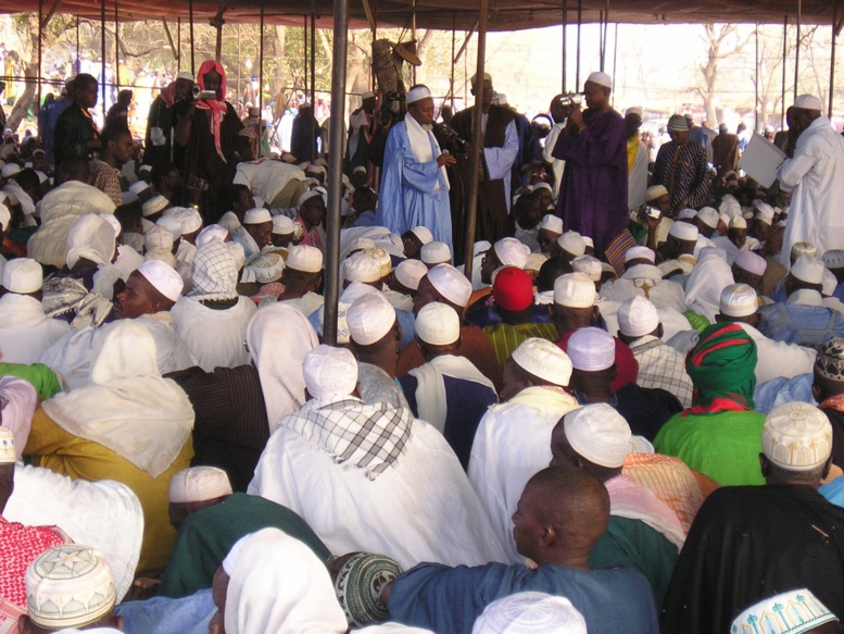 Urgent : Grave incendie au Dakka de Médina Gounass - les sapeurs dépassés Urgent : Grave incendie au Dakka de Médina Gounass - les sapeurs dépassés