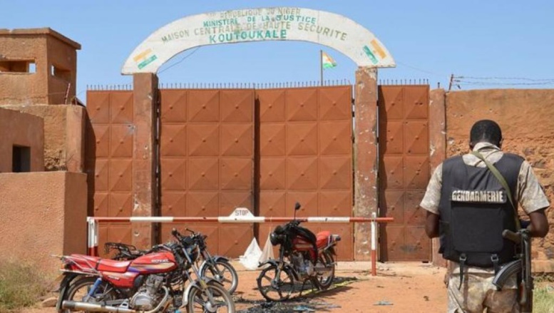 Violences au Niger: trois policiers arrêtés après une vidéo-choc sur internet Violences au Niger: trois policiers arrêtés après une vidéo-choc sur internet