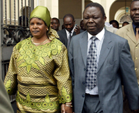 Le Premier ministre du Zimbabwe, Morgan Tsvangirai, et son épouse Susan, en 2004.(Photo : Reuters)