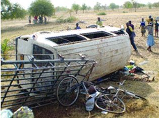 Sénégal – Ziguinchor – accident caravane des étudiants : un mort et six blessés graves