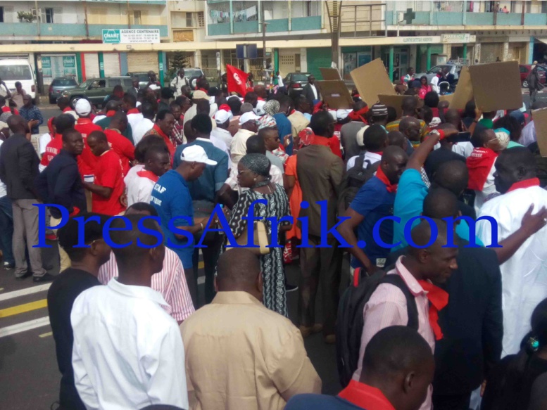 Revivez sur PressAfrik la grande marche de la presse Sénégalaise en Images et video Revivez sur PressAfrik la grande marche de la presse Sénégalaise en Images et video