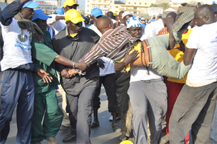 Sénégal: Wade copieusement hué à Montpellier, des manifestants tabassés