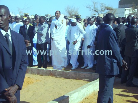 Les autorités qui ont fait le déplacement pour assister à l'enterrement au cimetière musulman de Yoff