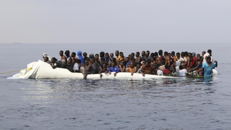 Les garde-côtes libyens interceptent des migrants secourus par une ONG