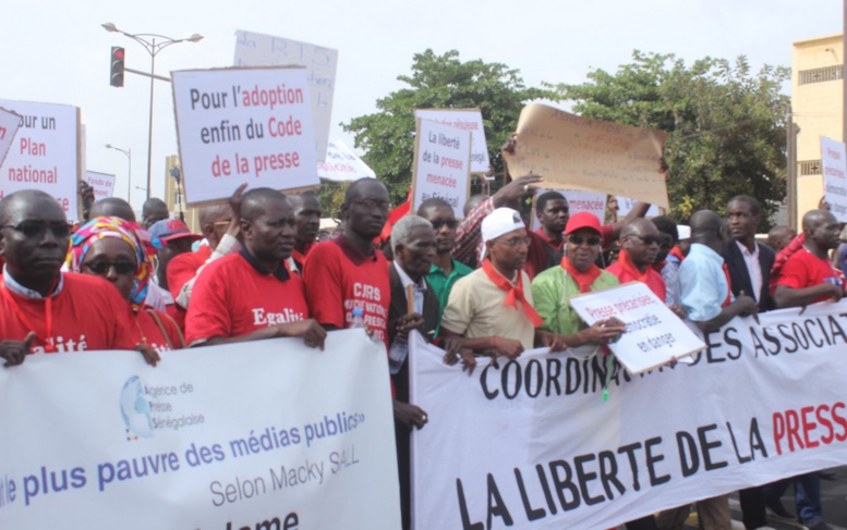La CAP dénonce le "mépris total" des autorités et le blocage de l'aide à la presse