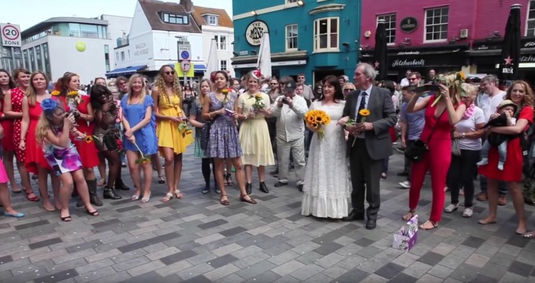 "Je me suis mariée avec moi-même !" "Je me suis mariée avec moi-même !"