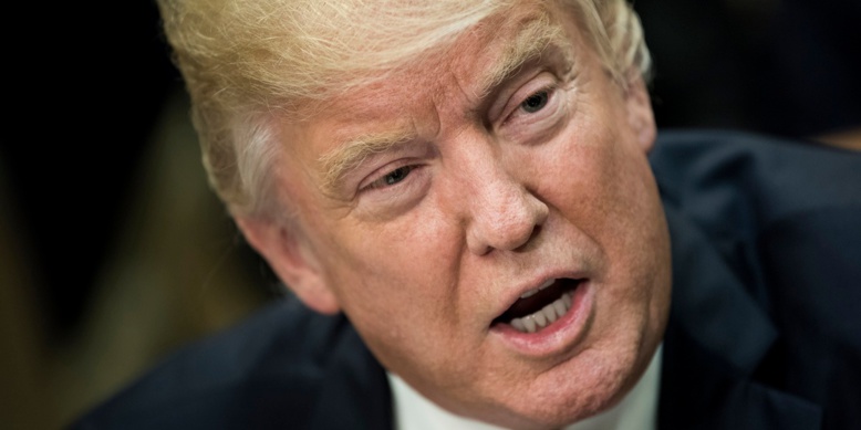 Trump met en garde l'ex-patron du FBI de ne pas faire de révélations à la presse Trump met en garde l'ex-patron du FBI de ne pas faire de révélations à la presse