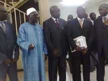 Les anciens travailleurs de l'APS en compagnie de l'actuel DG Mamadou Koumé
