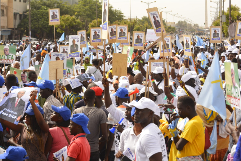 Boulevard du Général De Gaulle: le Rassemblement de Manko Taxawu Senegaal en images et vidéos Boulevard du Général De Gaulle: le Rassemblement de Manko Taxawu Senegaal en images et vidéos