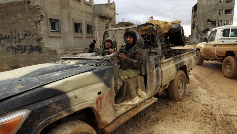 Libye: une attaque contre une base militaire fait au moins 141 morts Libye: une attaque contre une base militaire fait au moins 141 morts