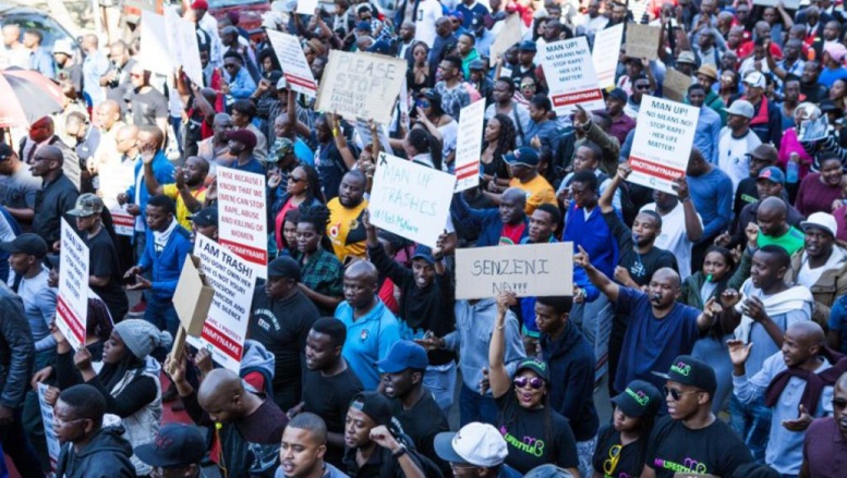 Afrique du Sud: 2 000 manifestants contre les violences faites aux femmes Afrique du Sud: 2 000 manifestants contre les violences faites aux femmes
