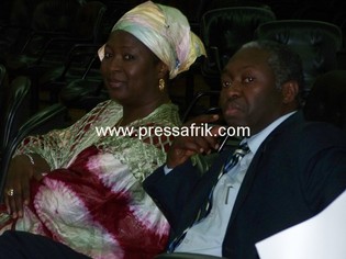 Le président du Mouvement Tekki, Mamadou Lamine Diallo et le député du parti, Ndèye Fatou Touré