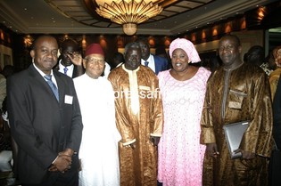 Une partie des membres du bureau des assises nationales