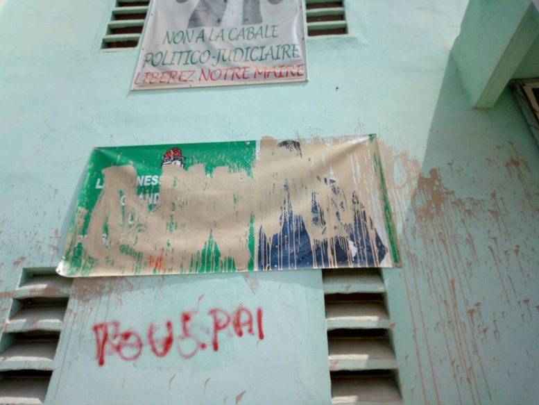 Grand-Yoff: des malfaiteurs dégradent les murs, les bâches et le portail de la permanence Pape Babacar Mbaye