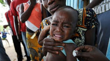Vaccination des enfants (photo: AFP)