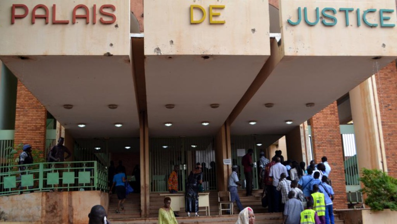 Burkina: la suspension du procès du gouvernement Compaoré bien accueillie Burkina: la suspension du procès du gouvernement Compaoré bien accueillie