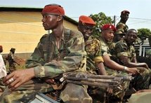 Des troupes de l'armée guinéenne en mouvement vers les frontières (photo: africaguinée)