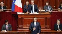 « Un Parlement moins nombreux mais renforcé dans ses moyens permettra un travail plus fluide », Emmanuel Macron