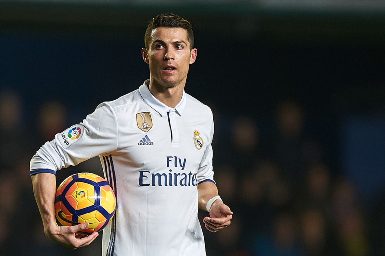 Cristiano Ronaldo a finalement décidé de rester au Real Madrid Cristiano Ronaldo a finalement décidé de rester au Real Madrid