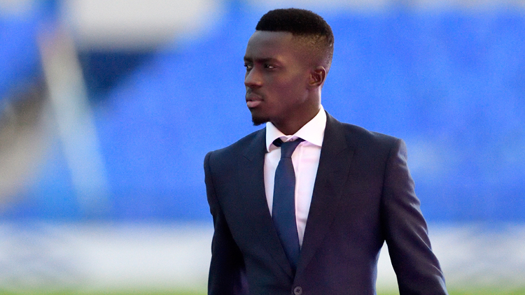 Twitter : Idrissa Gana Gueye crie son impatience de voir la nouvelle saison débuter, ses fans anglais se déchaînent et...