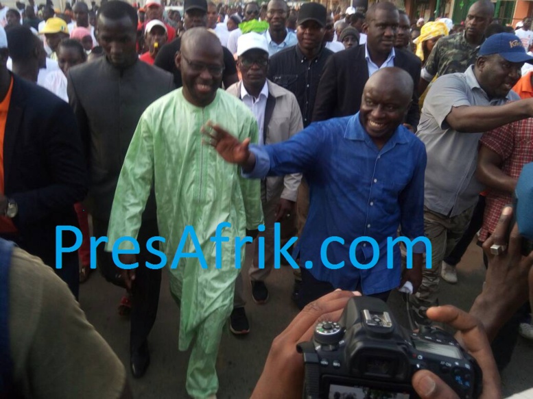 Direct-Thiès: les premières images de la marche de "Manko taxawu Sénégal" avec Idrissa Seck