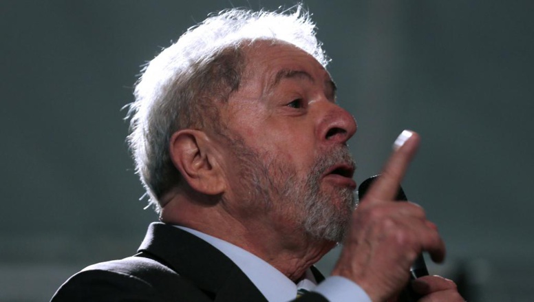 Brésil: Lula condamné à 9 ans et demi de prison pour corruption Brésil: Lula condamné à 9 ans et demi de prison pour corruption