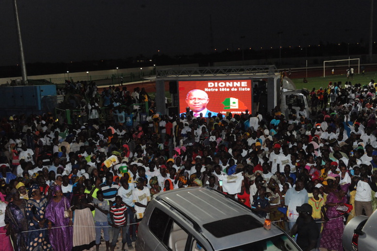 Méga-meeting départemental: le Pm à Matam (images) Méga-meeting départemental: le Pm à Matam (images)