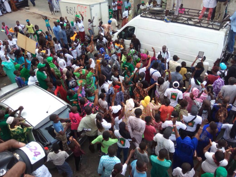 Législatives: Bamba Fall sillonne les rues de la Médina, (images) 