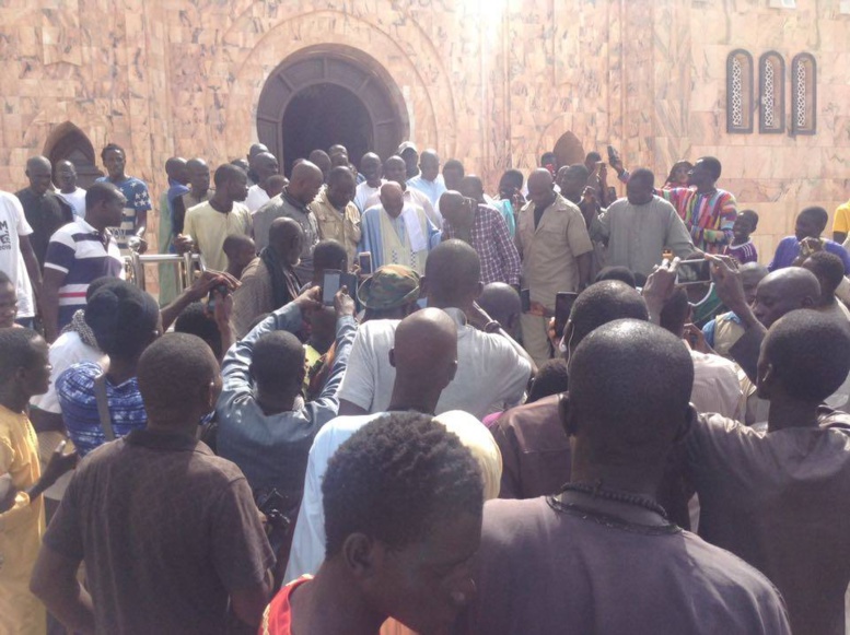 Wade, de Touba à Pire : Un périple aux allures de dernier "pèlerinage..." Wade, de Touba à Pire : Un périple aux allures de dernier "pèlerinage..."