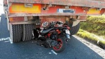 Accident à hauteur de la Patte d’Oie: La tête d’un jeune scootériste écrasé par un camion Accident à hauteur de la Patte d’Oie: La tête d’un jeune scootériste écrasé par un camion