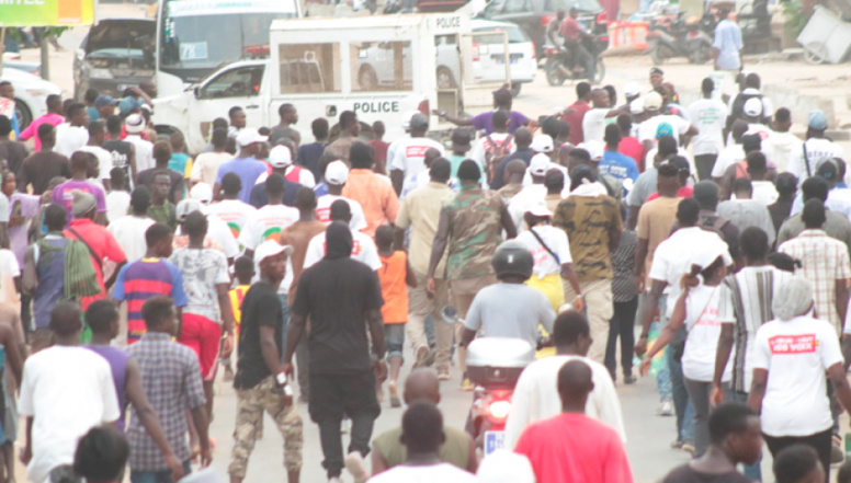 La caravane de Manko Taxawu Senegaal pour célébrer leur "victoire" émaillée par des émeutes