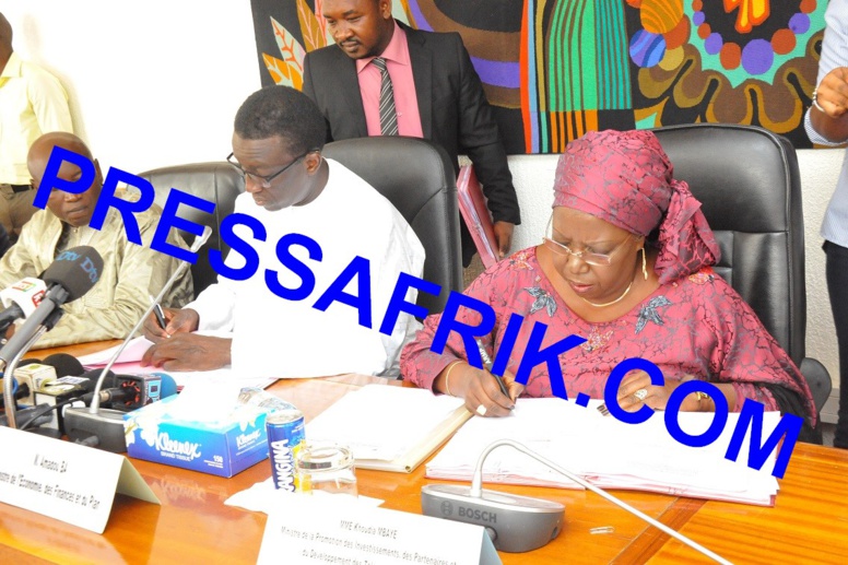 Signature d'une convention de financement : 60 milliards de F CFA mobilisés par  SIAA