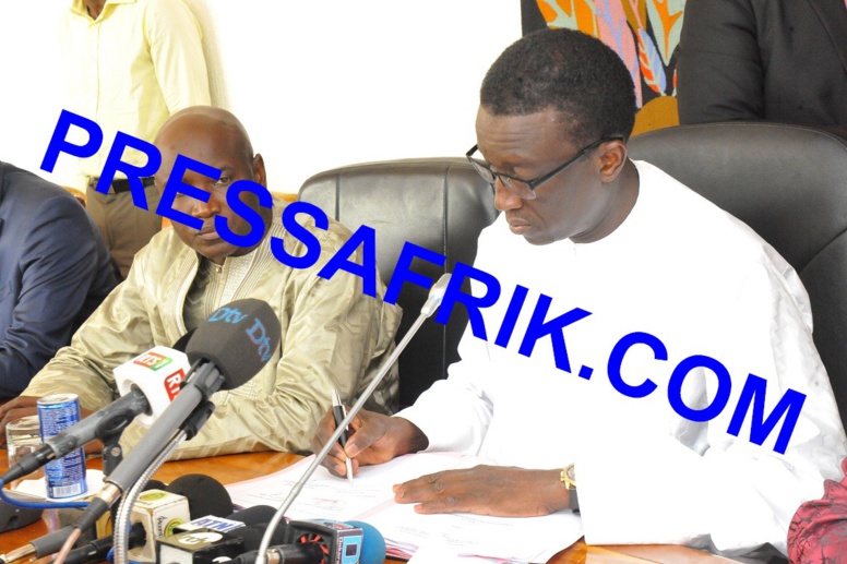 Signature d'une convention de financement : 60 milliards de F CFA mobilisés par SIAA Signature d'une convention de financement : 60 milliards de F CFA mobilisés par SIAA