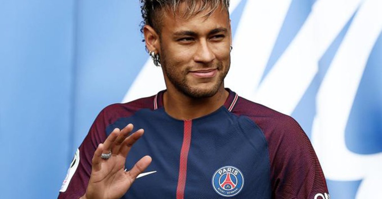 Regardez la vidéo de la présentation de Neymar au public du Parc des princes...