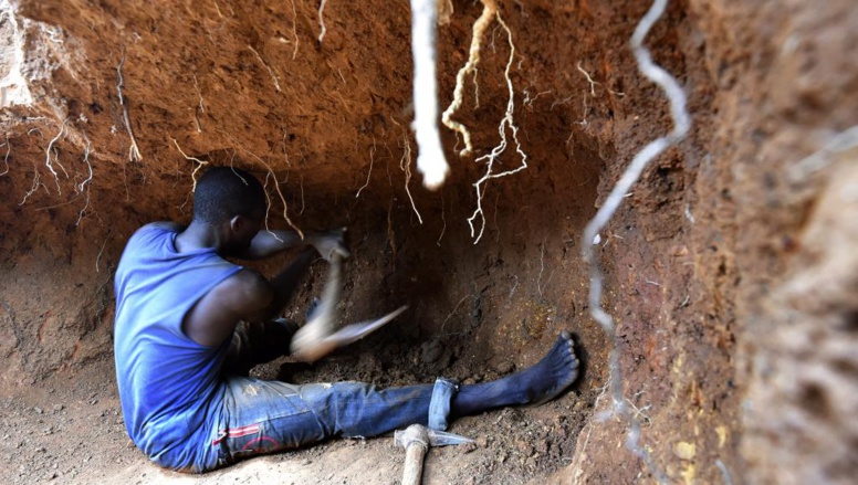 Côte d'Ivoire: les industriels veulent moins d’orpailleurs artisanaux Côte d'Ivoire: les industriels veulent moins d’orpailleurs artisanaux