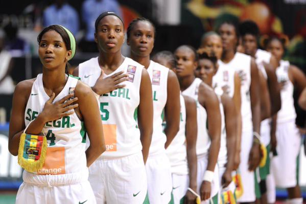 Afrobasket : remise de drapeau aux 