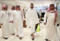 Karim BENZEMA est arrivé à Djeddah pour l'accomplissement du 5eme pilier de l'islam Karim BENZEMA est arrivé à Djeddah pour l'accomplissement du 5eme pilier de l'islam