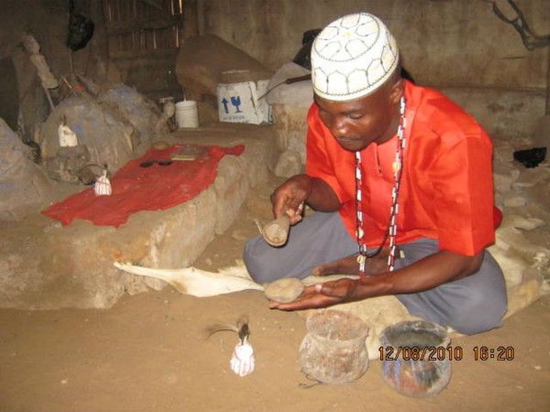 Législatives 2017 : Aissatou Faye de l’Apr traduit le marabout qui lui avait promis la victoire devant le juge Législatives 2017 : Aissatou Faye de l’Apr traduit le marabout qui lui avait promis la victoire devant le juge