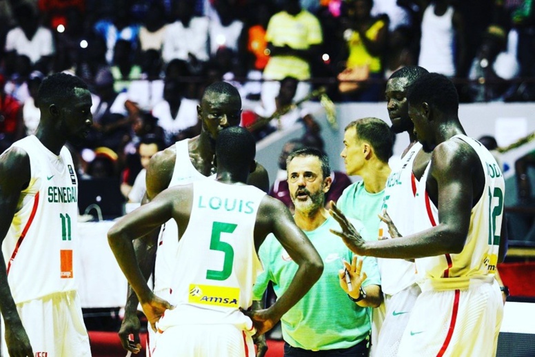 Mi-temps Senegal-Angola : Les "Lions" devancés au score (34-37) Mi-temps Senegal-Angola : Les "Lions" devancés au score (34-37)