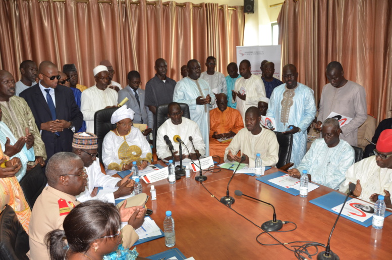 Photos passation de service entre Abdoulaye Diouf Sarr et Awa Marie Coll Seck Photos passation de service entre Abdoulaye Diouf Sarr et Awa Marie Coll Seck