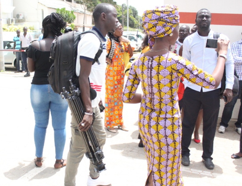 Lasse d'attendre dans des conditions exécrables, la presse boude la passation de service d'Aliou Sall à la CDC