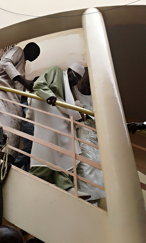 La maison du Khalife est en train d'être évacué pour procéder à son enterrement