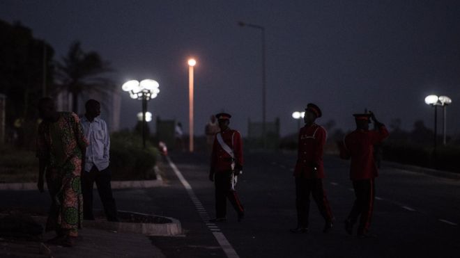 ​Gambie: pénurie d'eau et d'électricité
