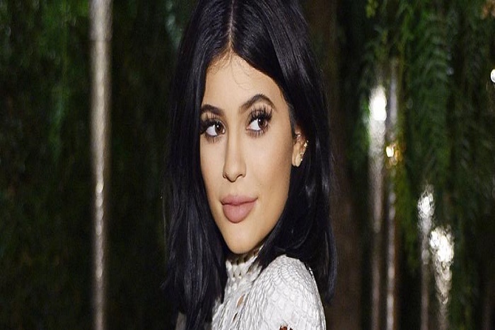 ​Kylie Jenner enceinte, le clan Kardashian la considère trop naïve pour être mère