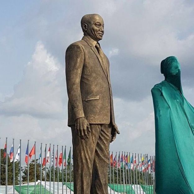 Nigéria: les honneurs à Zuma crée la polémique